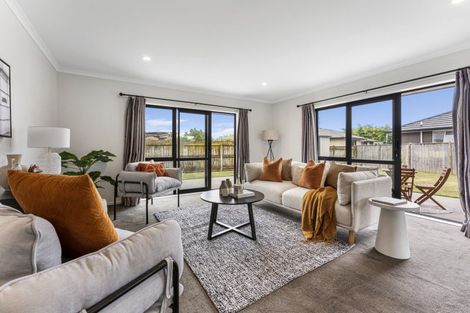 Photo of property in 13 Barry Curtis Place, Levin, 5510