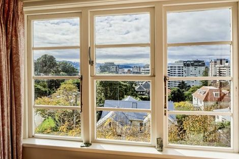 Photo of property in 11 Kinross Street, Kelburn, Wellington, 6012