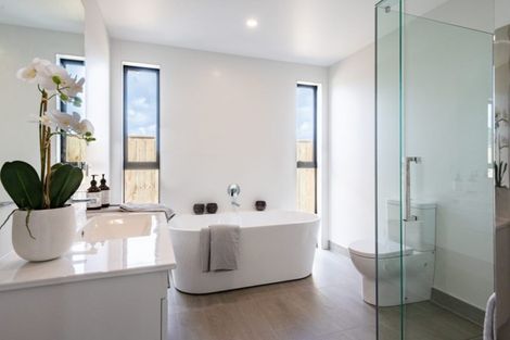 Photo of property in 53 Vinistra Road, Kumeu, 0810