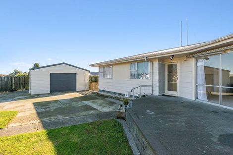 Photo of property in 72 Strathmore Avenue, Levin, 5510