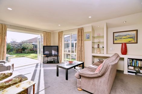 Photo of property in 8 Ross Place, Northwood, Christchurch, 8051