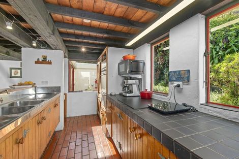 Photo of property in 22 Rakeiora Grove, Korokoro, Lower Hutt, 5012