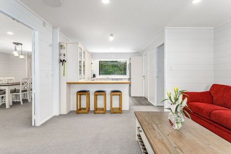 Photo of property in 4 Joseph Banks Drive, Whitby, Porirua, 5024