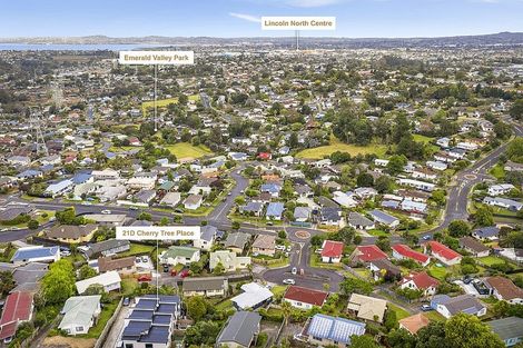 Photo of property in 21d Cherry Tree Place, Massey, Auckland, 0614