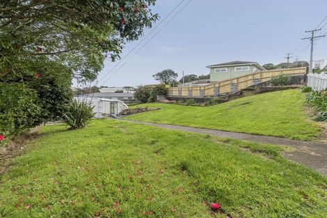 Photo of property in 3 Scott Street, Moturoa, New Plymouth, 4310