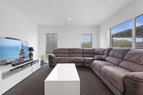 Photo of property in 10 Piata Street, Papamoa Beach, Papamoa, 3118