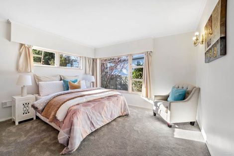 Photo of property in 10 Edgeworth Road, Glenfield, Auckland, 0629