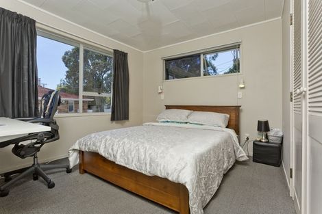 Photo of property in 1/244 East Coast Road, Forrest Hill, Auckland, 0620