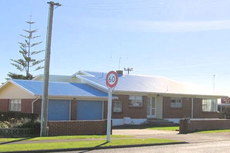 Photo of property in 2 Breckons Avenue, Nawton, Hamilton, 3200