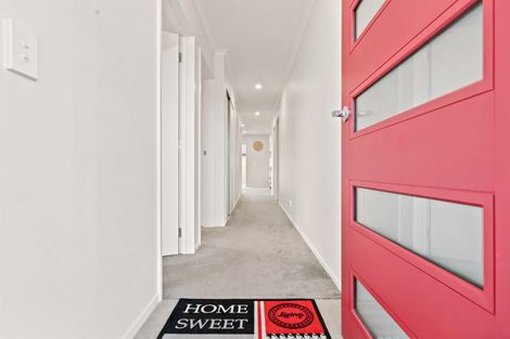 Photo of property in 9 Mokopapa Street, Takanini, 2112