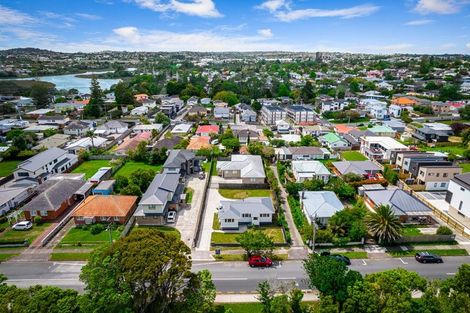 Photo of property in 61 Archibald Road, Kelston, Auckland, 0602