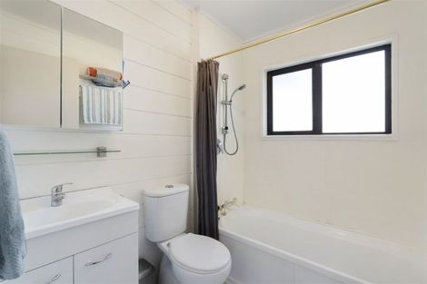 Photo of property in 2/48 Nor'east, Northcross, Auckland, 0632