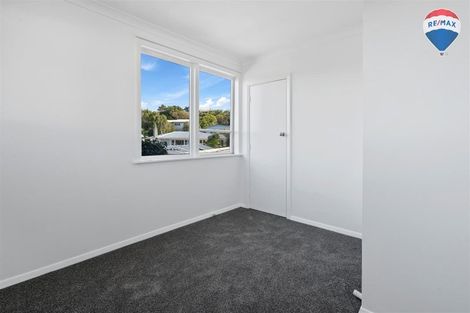 Photo of property in 43 Stewart Drive, Newlands, Wellington, 6037