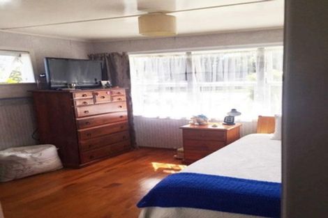 Photo of property in 158 Edmonton Road, Te Atatu South, Auckland, 0610