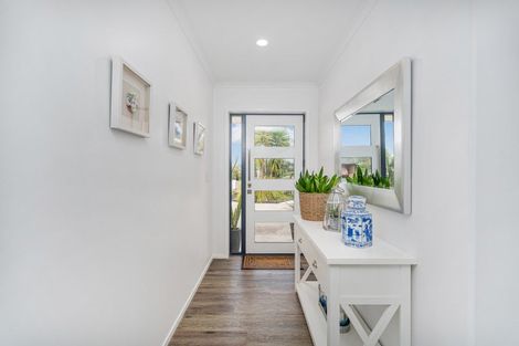 Photo of property in 31 Wells Place, Whitianga, 3510