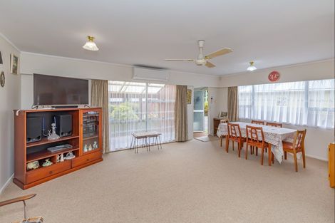 Photo of property in 2 Winslow Place, Levin, 5510