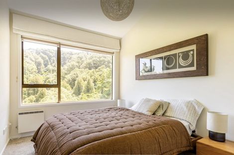 Photo of property in 136 Cheviot Road, Lowry Bay, Lower Hutt, 5013