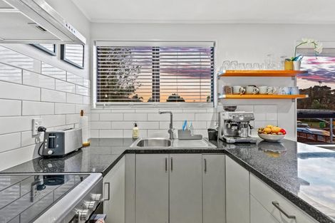 Photo of property in 2/239 Waitemata Drive, Ranui, Auckland, 0612