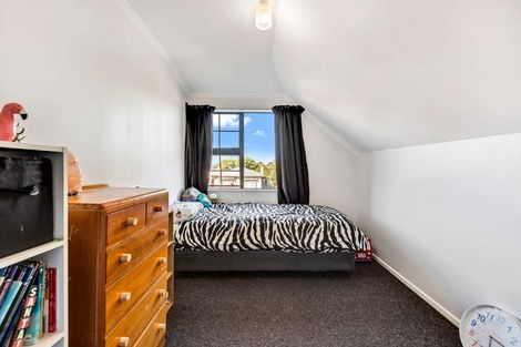 Photo of property in 5 Rangitira Avenue, Palmerston North, 4414