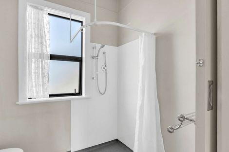 Photo of property in 5 Banks Street, Tolaga Bay, 4077