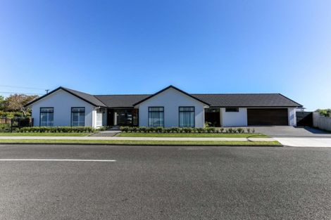 Photo of property in 1 Tupare Place, Highlands Park, New Plymouth, 4312