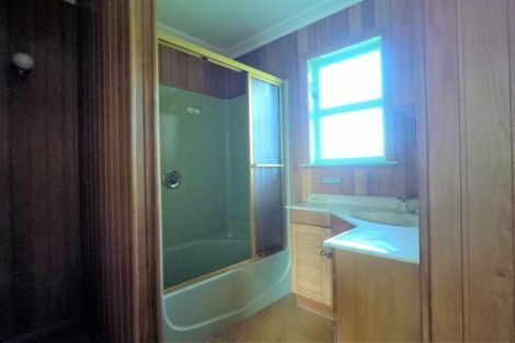 Photo of property in 335 Kawiu Road, Levin, 5510