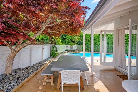 Photo of property in 7 Parr Terrace, Castor Bay, Auckland, 0620