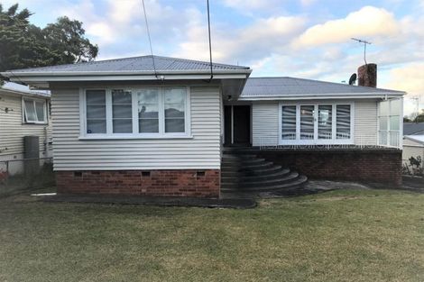 Photo of property in 37 St Leonards Road, Kelston, Auckland, 0602