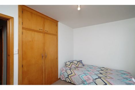 Photo of property in 80 Avonhead Road, Avonhead, Christchurch, 8042