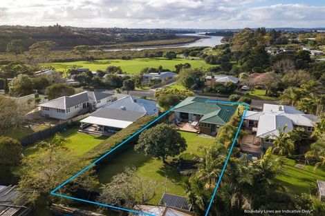 Photo of property in 17 Noall Street, Te Atatu Peninsula, Auckland, 0610