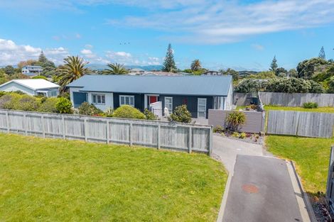 Photo of property in 45 Seagrass Place, Otaki Beach, Otaki, 5512