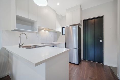 Photo of property in 29 Morihana Close, Glen Eden, 0602