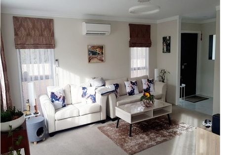 Photo of property in 71b Solar Road, Glen Eden, Auckland, 0602