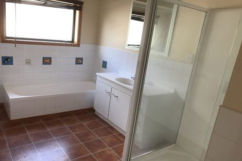 Photo of property in 4 Vela Place, Clarks Beach, 2122