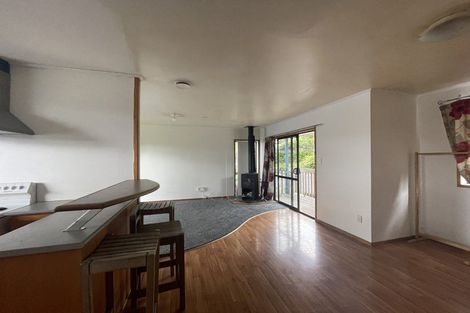 Photo of property in 10 Magdalen Place, West Harbour, Auckland, 0618