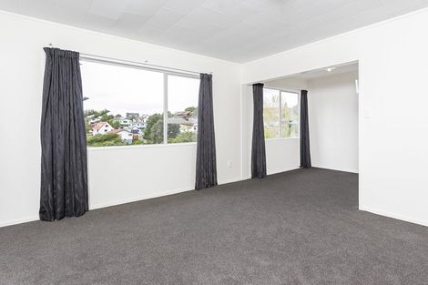 Photo of property in 90 Sunnyside Road, Sunnyvale, Auckland, 0612