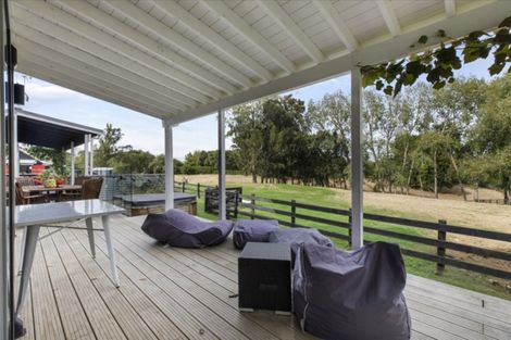 Photo of property in 350 Clifton Road, Whitford, Howick, 2571