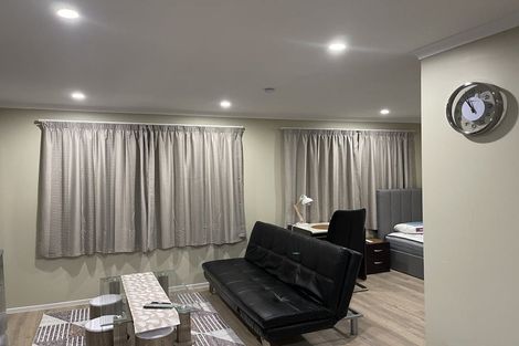 Photo of property in 3 Oswald Close, Flat Bush, Auckland, 2016