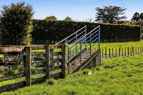 Photo of property in 274 Richmond Road, Lepperton, New Plymouth, 4373