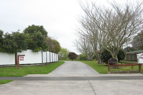 Photo of property in 118 Wairau Road, Oakura, 4314
