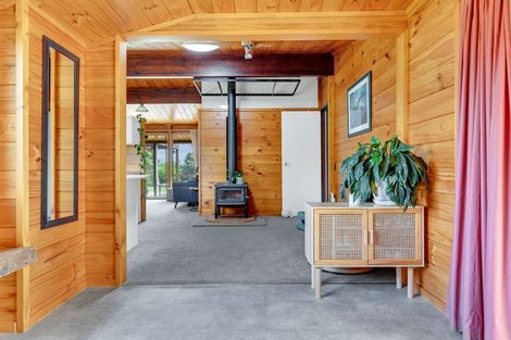 Photo of property in 1 Tupara Crescent, Kawaha Point, Rotorua, 3010