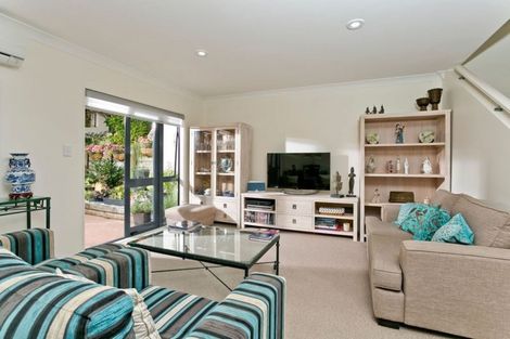 Photo of property in 7/14 Ponderosa Drive, Oteha, Auckland, 0632