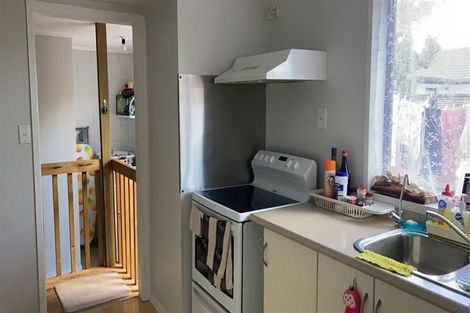 Photo of property in 5a Nimrod Place, Half Moon Bay, Auckland, 2012