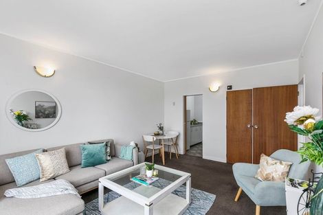 Photo of property in Hobson Court Flats, 62/70 Hobson Street, Thorndon, Wellington, 6011