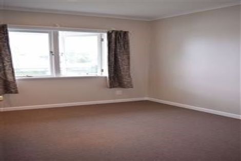 Photo of property in 2/40 Pupuke Road, Takapuna, Auckland, 0622