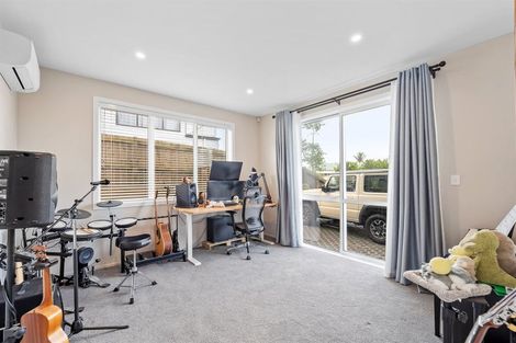 Photo of property in 7 Marlin Street, West Harbour, Auckland, 0618