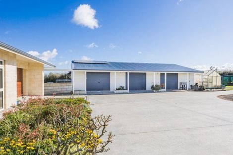 Photo of property in 63 Sutherland Road, Sanson, Palmerston North, 4479