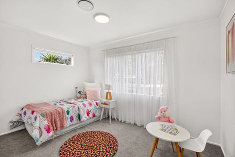 Photo of property in 15 Oleander Place, Bell Block, New Plymouth, 4312