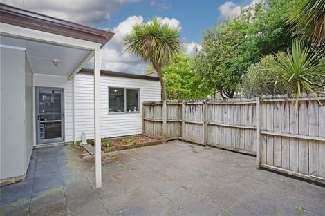 Photo of property in 15 The Track, Takanini, 2112