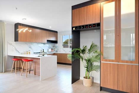 Photo of property in 38a Pokapu Street, Titirangi, Auckland, 0600